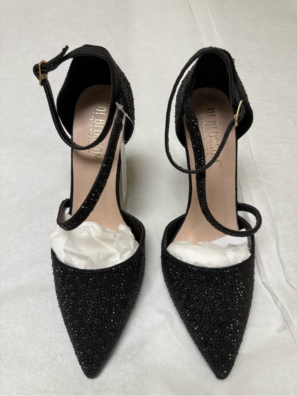 NWT ◼️De Blossom Collection Black Crystal T-Strap Pointed Toe Heels